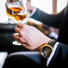 dong-ho-aries-gold-ag-g9005a-g-bk